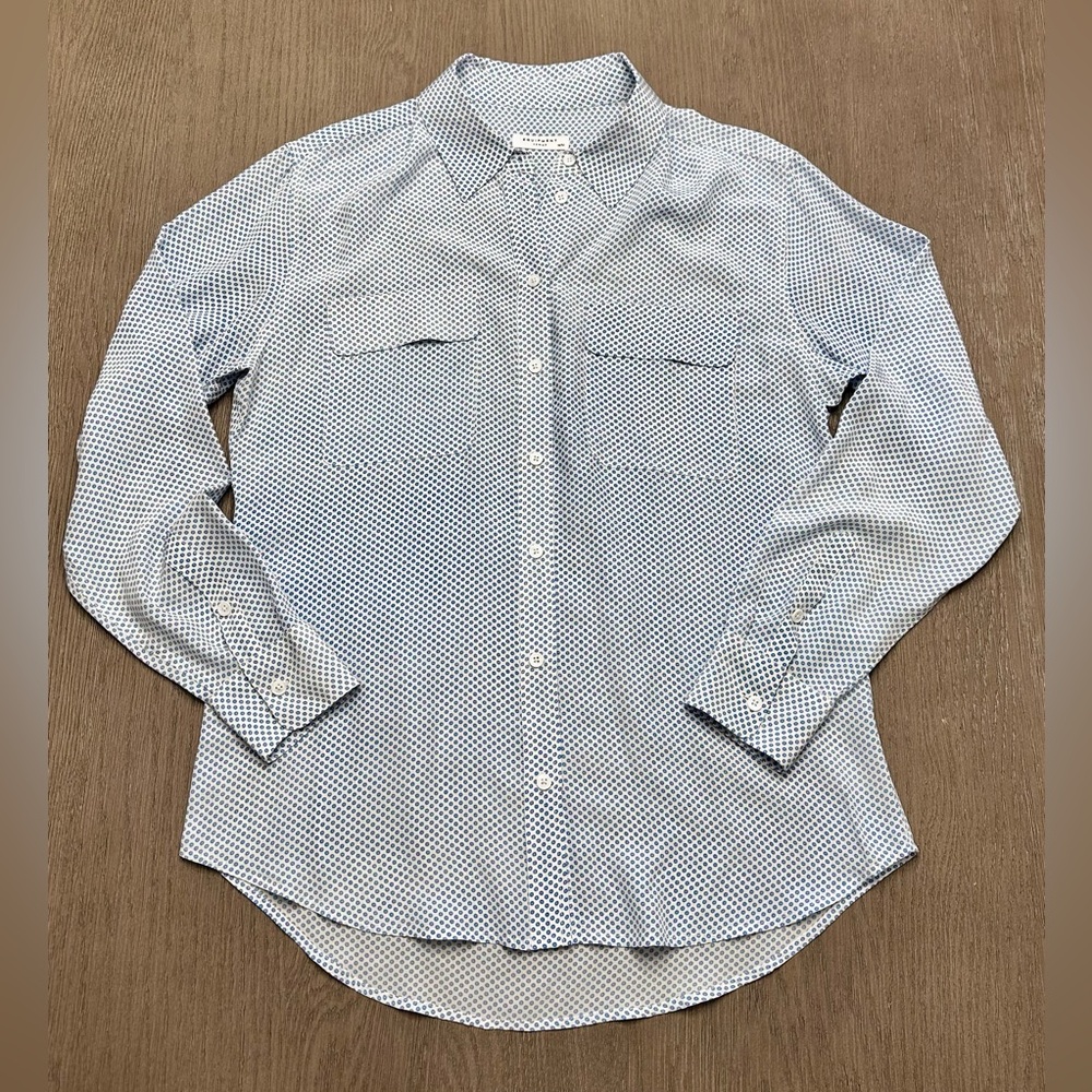 Equipment Femme 100% Silk Polka Dot Button Down Blouse Blue White Size Medium